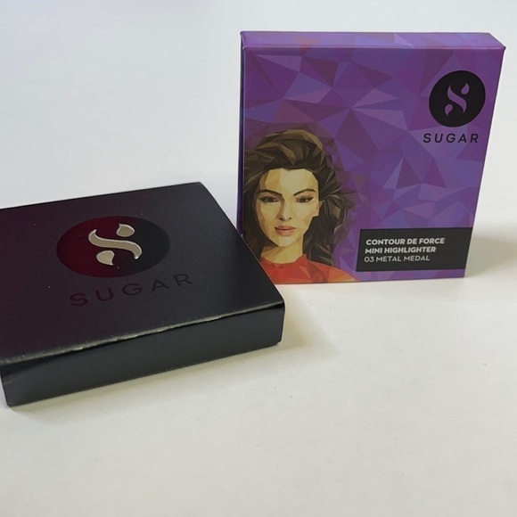 SUGAR Contour De Force Mini Highlighter 03 Metal Medal New - Picture 1 of 4
